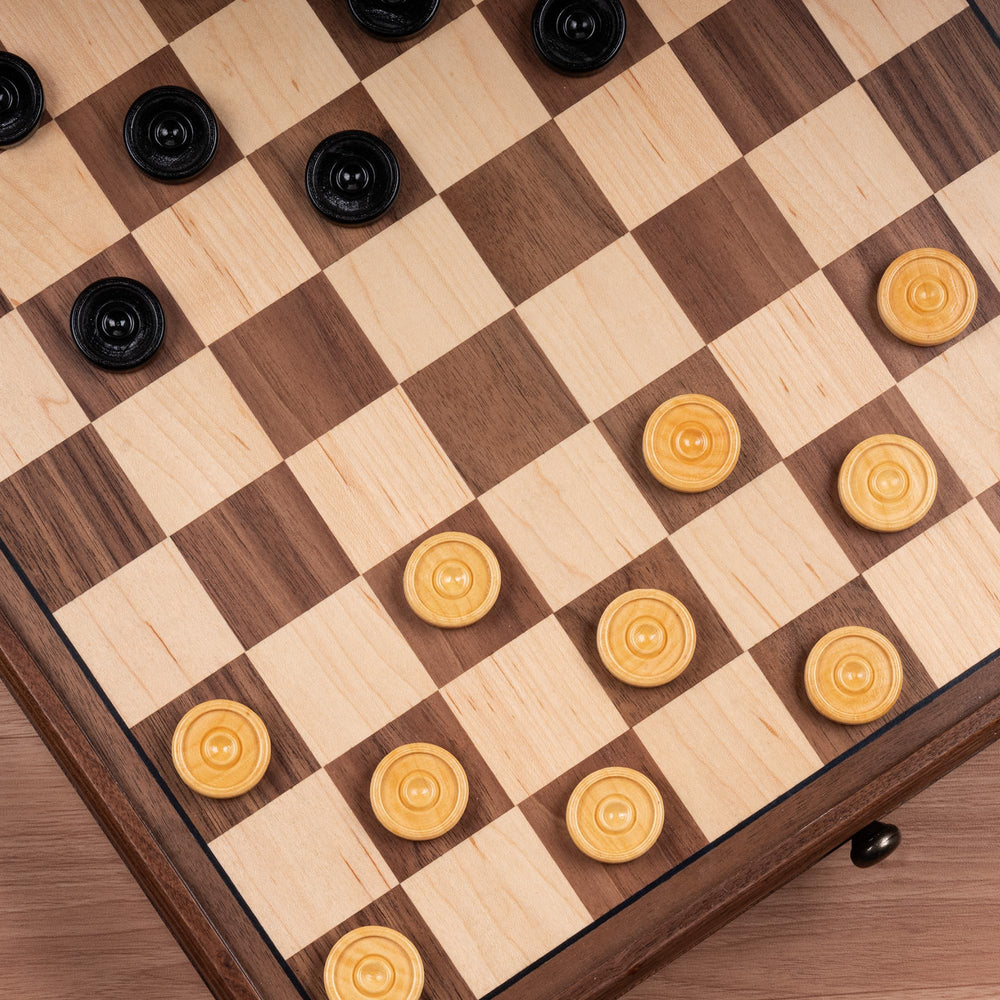 A&A walnut-maple inlay enhances elegance and board visibility.