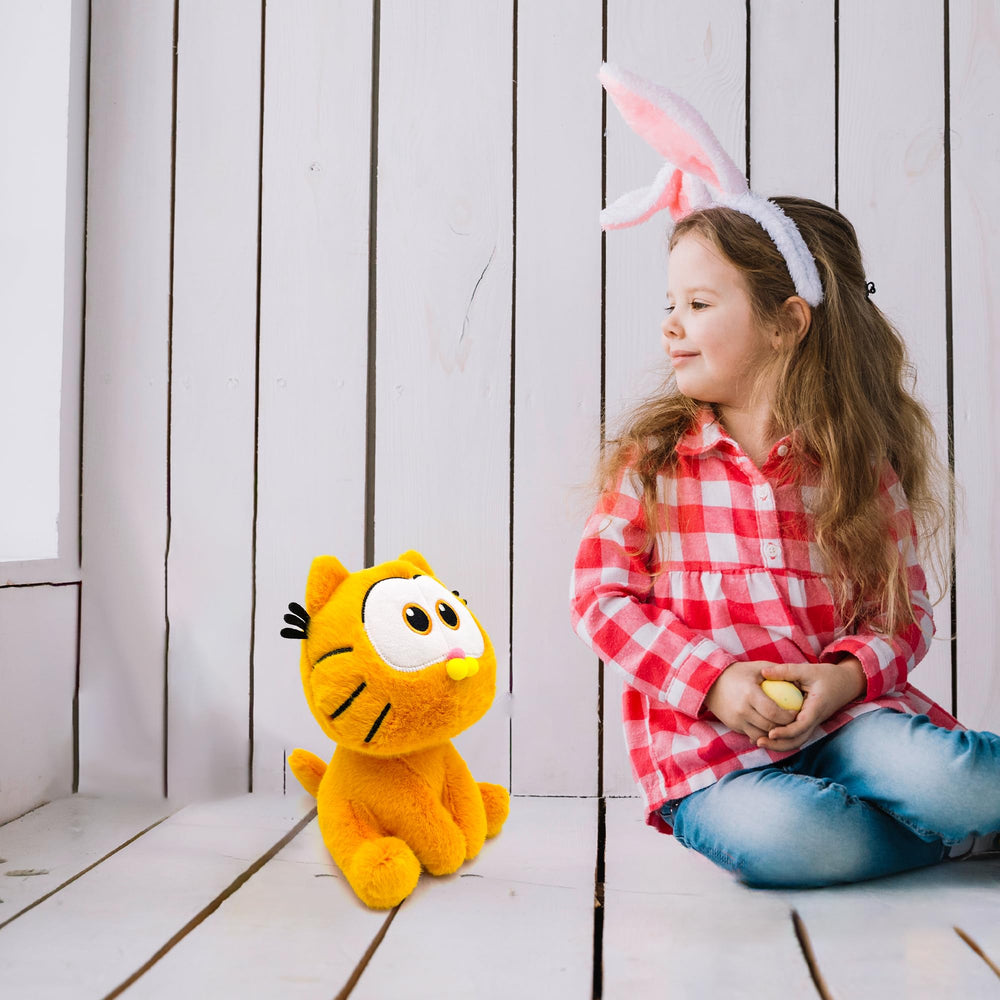 Adenzai Garfield plush is kid-friendly and great as a gift.