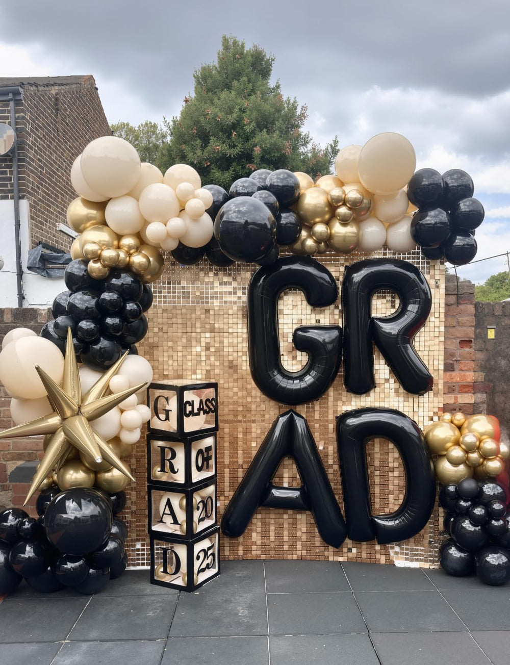 Easy arch assembly with pre-folded balloon strip and supplies.