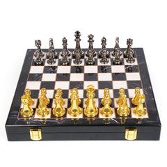 Agirlgle retro design makes a timeless gift for chess lovers