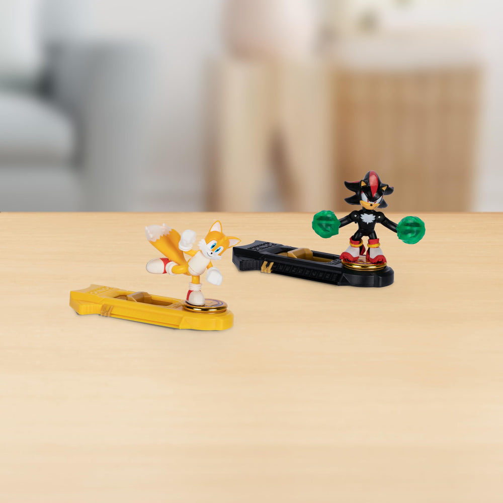 Akedo Sonic Versus Pack Tail high-kick action pose for imaginative play