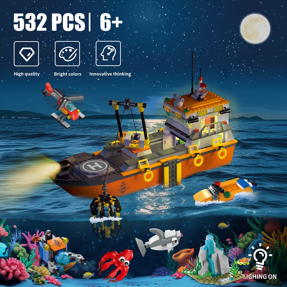 AKWME City Ocean Explorer helicopter scene fuels imagination and builds fine motor skills.