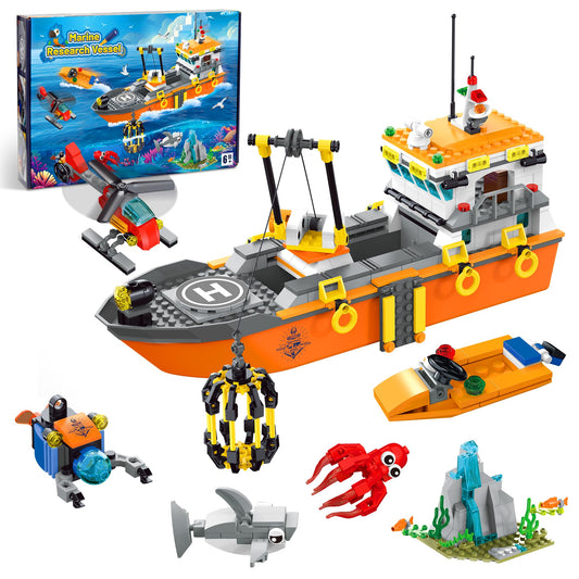 AKWME City Ocean Explorer LED lighting enhances immersive play and storytelling.