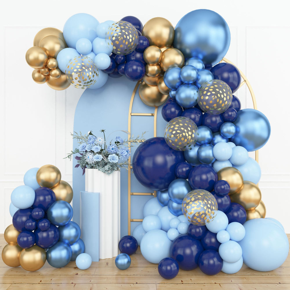 Amandir navy blue and gold 18in balloons create a bold party backdrop.
