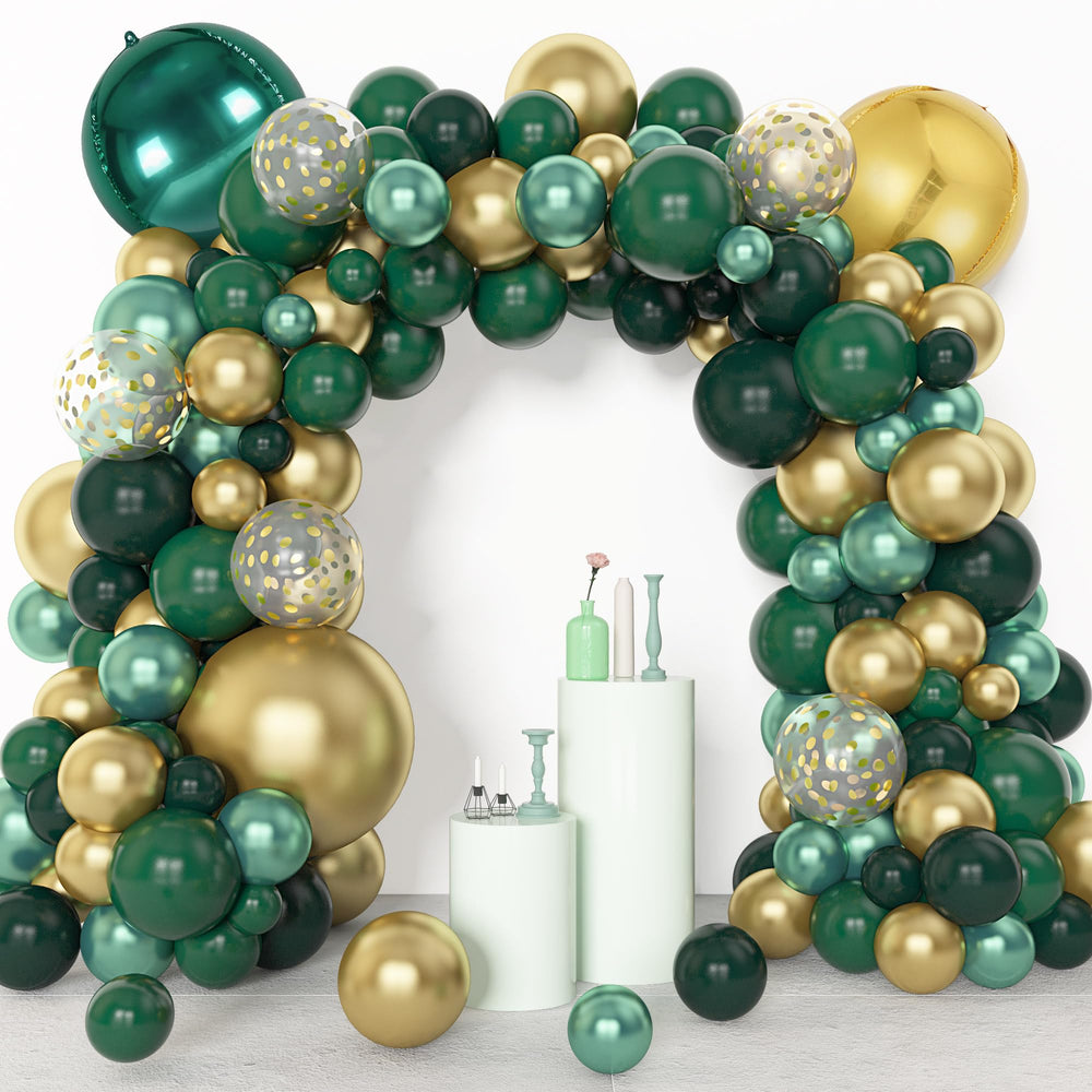 Amandir safari and graduation decor creates festive vibes for memorable celebrations.
