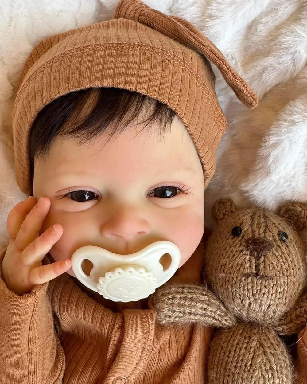 Anano Realistic Reborn Baby Doll open eyes gaze for realistic interaction and storytelling.