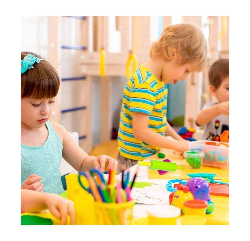 AOIRFUQ durable plastic tools for kids’ art projects.