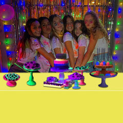 APUXXJUPA party decoration idea with glow tablecloth under UV lighting