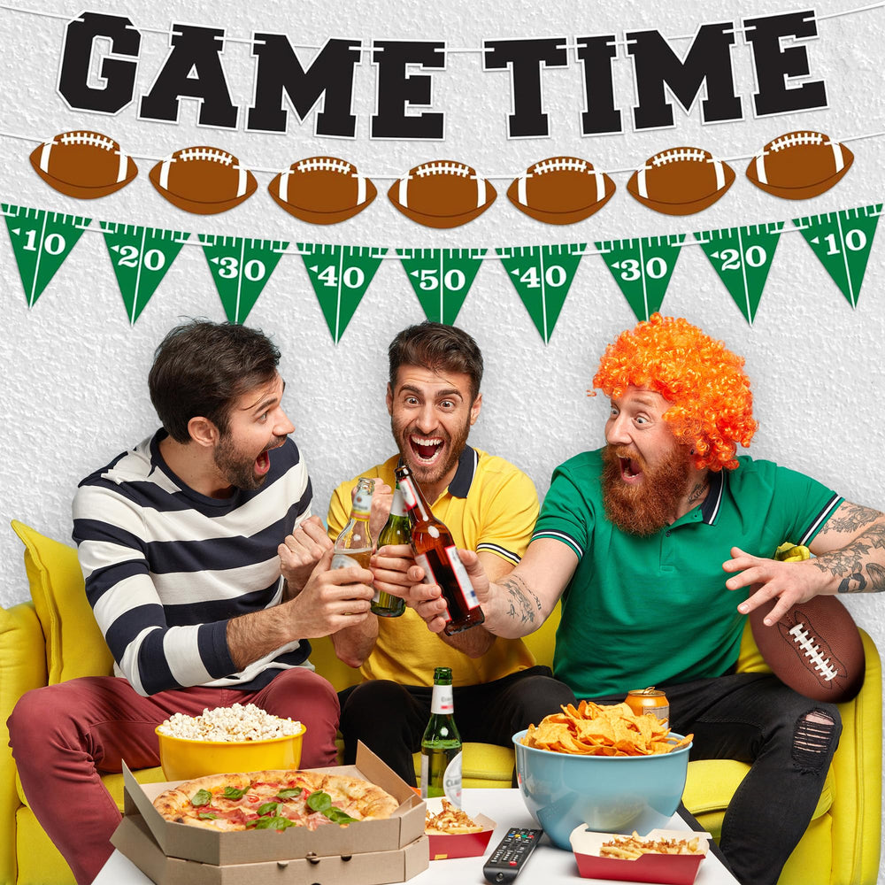 ArtCreativity green field triangles banner enhances sports-themed setups