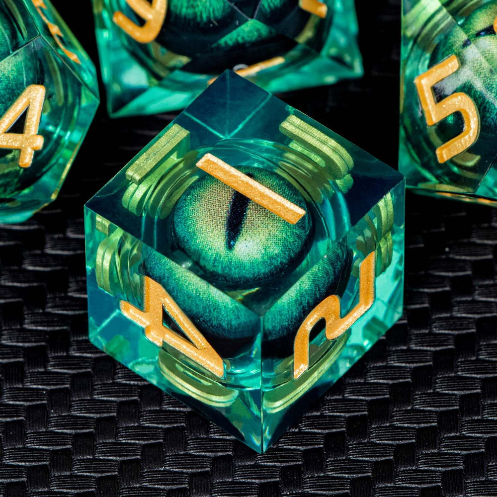 ARUOHHA DND resin dice D6 close-up with sharp edges