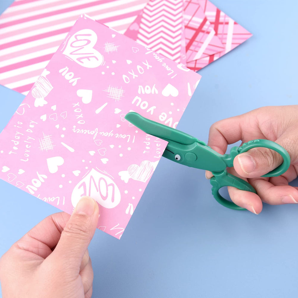 Compact safety design by ASTARON enhances confident cutting during arts and crafts