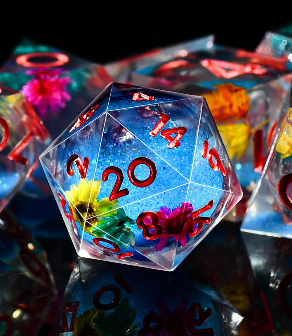 AUSTOR D20 close-up highlighting precise facets and sharp edges.