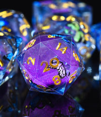 AUSTOR Liquid Core Butterfly D10 dice glows, offering clear visibility in low light.
