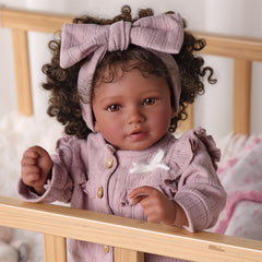 BABESIDE Callie 20-inch doll skin texture shown for a lifelike feel.