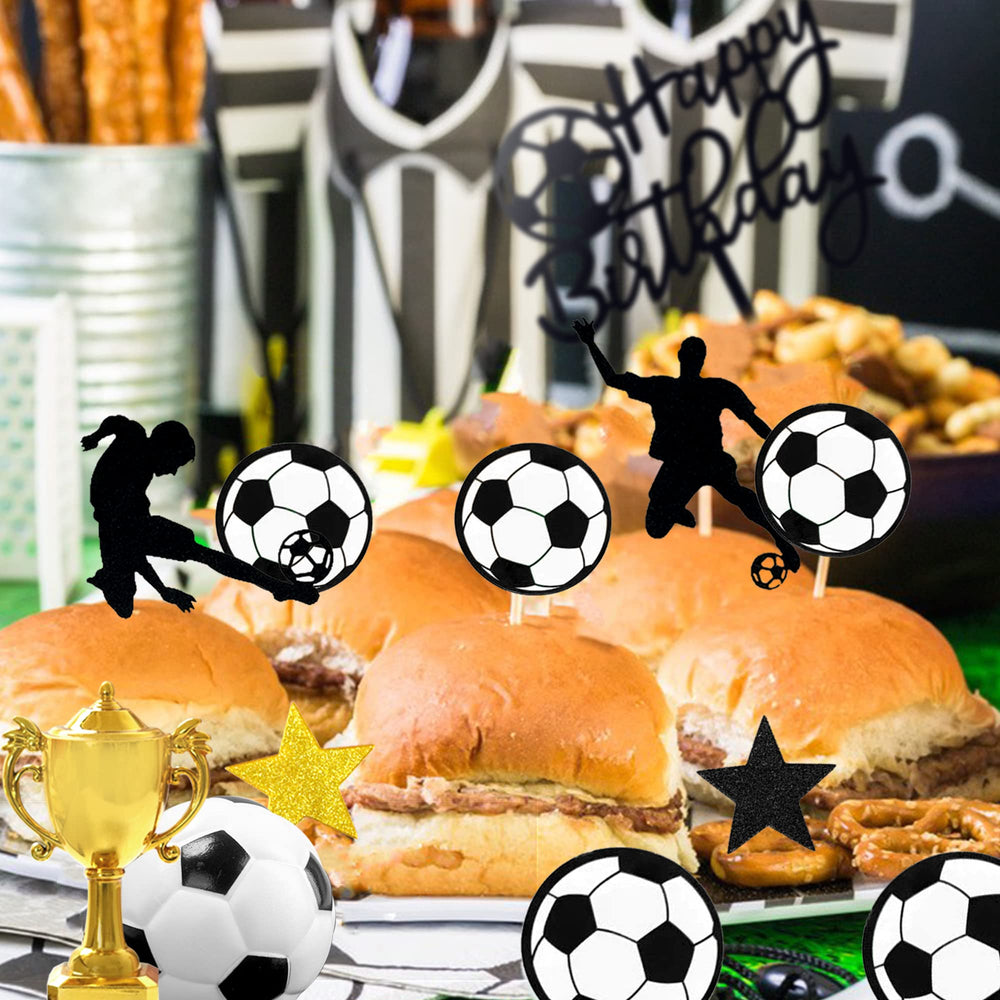 BANBALLON trophy ornament completes sporty cake display with a celebratory touch
