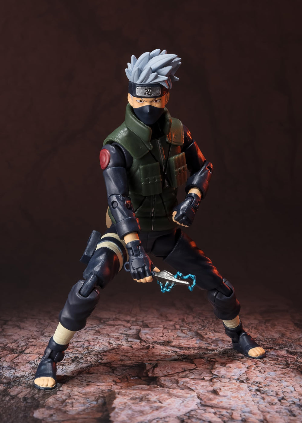 Kakashi figure with 27-point articulation for flexible posing and display options.