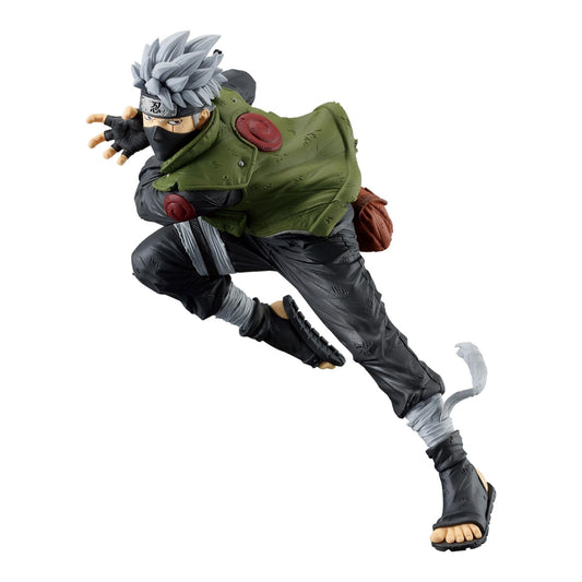 Banpresto Hatake Kakashi figure in Colosseum pose, ideal for shelf display and Naruto collection.