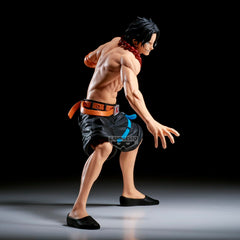 Banpresto Portgas D. Ace Grandista pairs with other figures for cohesive displays.