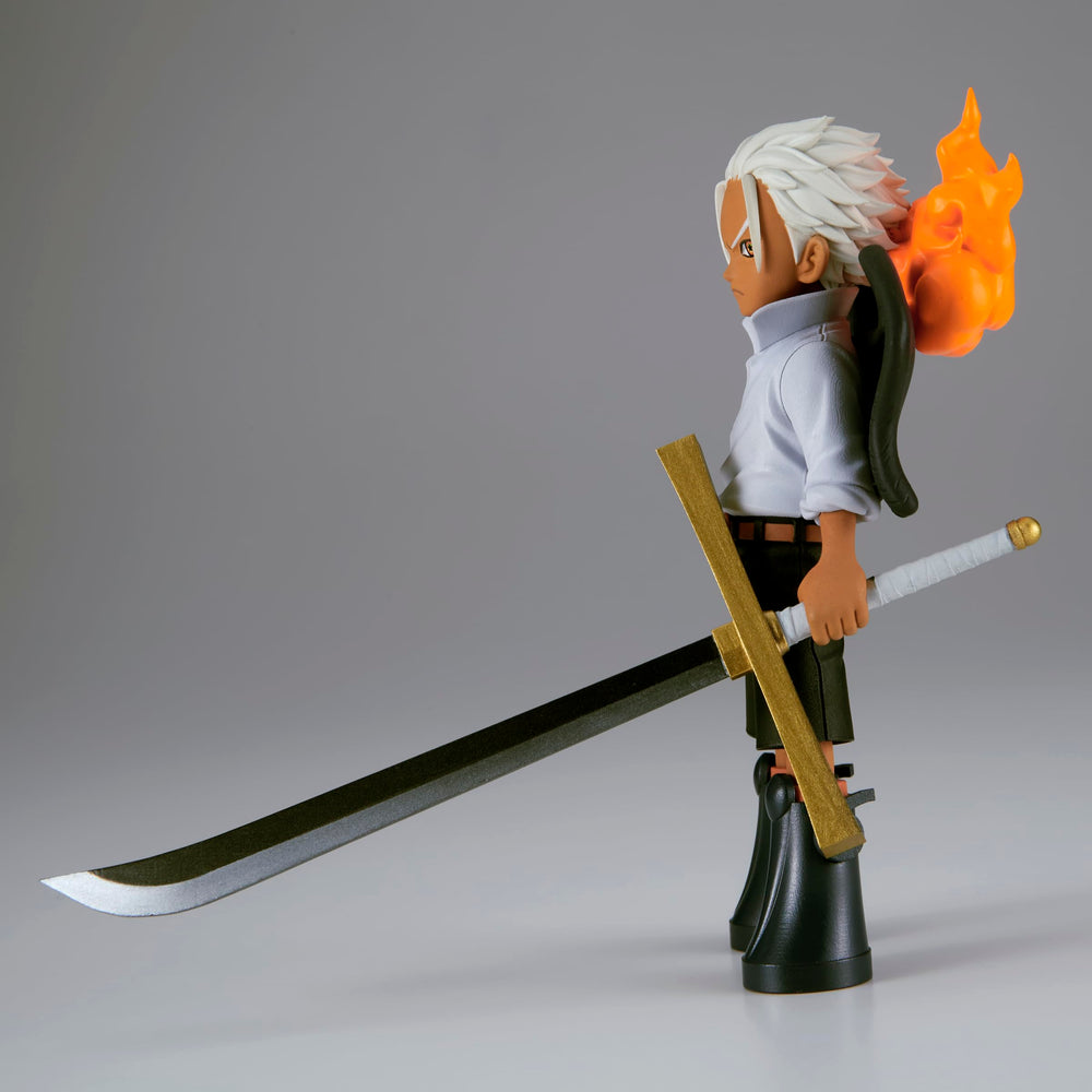 Banpresto S-Hawk dynamic side view highlighting silhouette on a desk