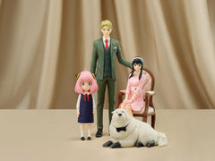 Banpresto Spy x Family figure in dynamic pose, ideal as a shelf centerpiece.
