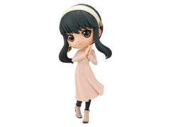 Banpresto Yor Forger Going Out ver figure in dynamic display pose for shelves.