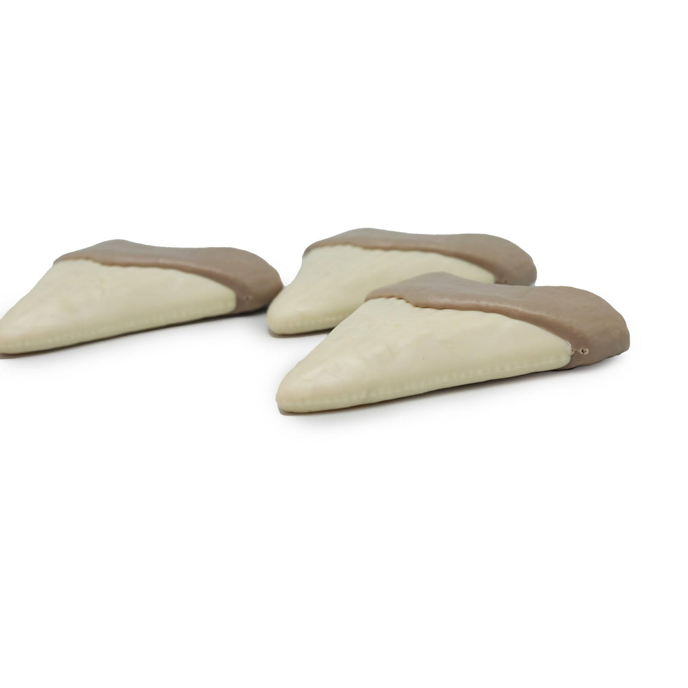 BANZAI 3-pack shark teeth dive toys ideal for beach and pool activities.