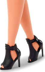 Barbie Basics Model 05 posable curvy body supports dynamic photography.