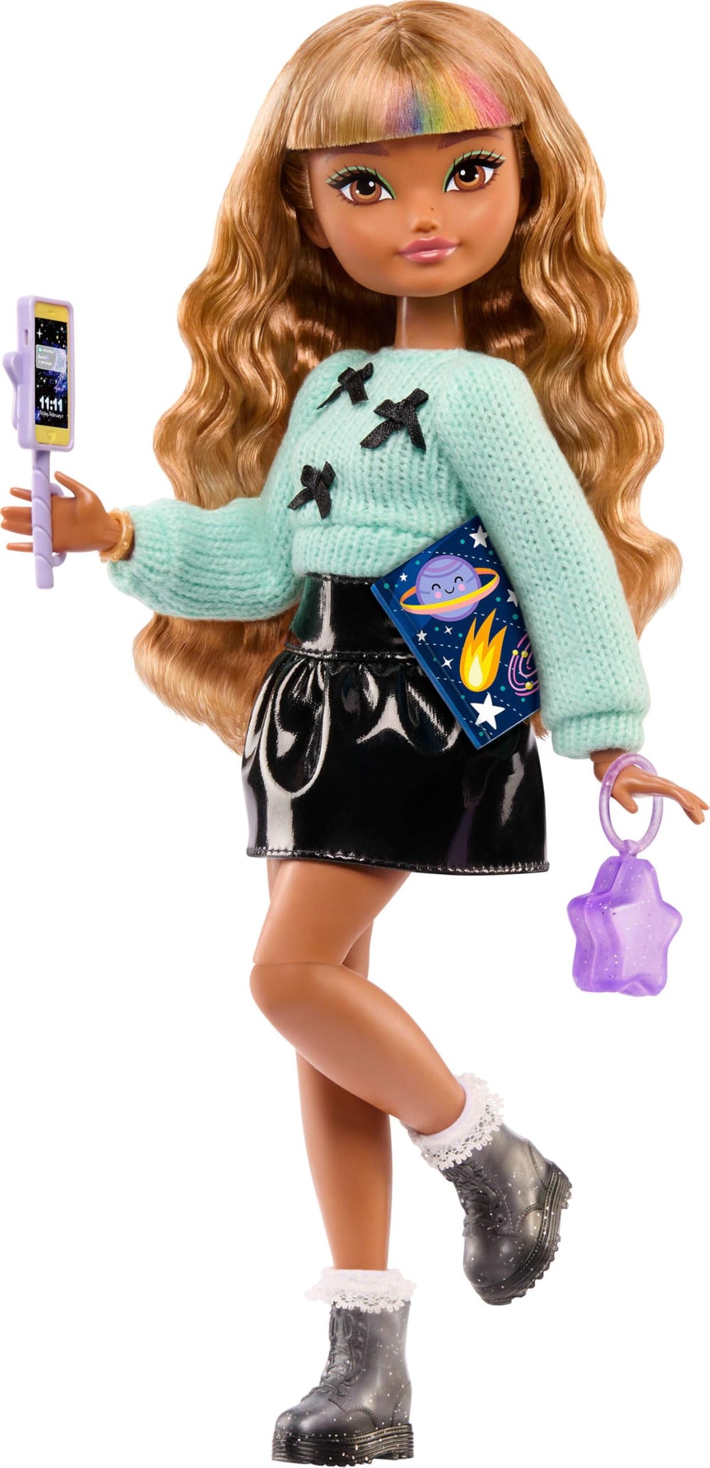 Barbie Dream Besties Zia's removable fashions invite mix-and-match outfits