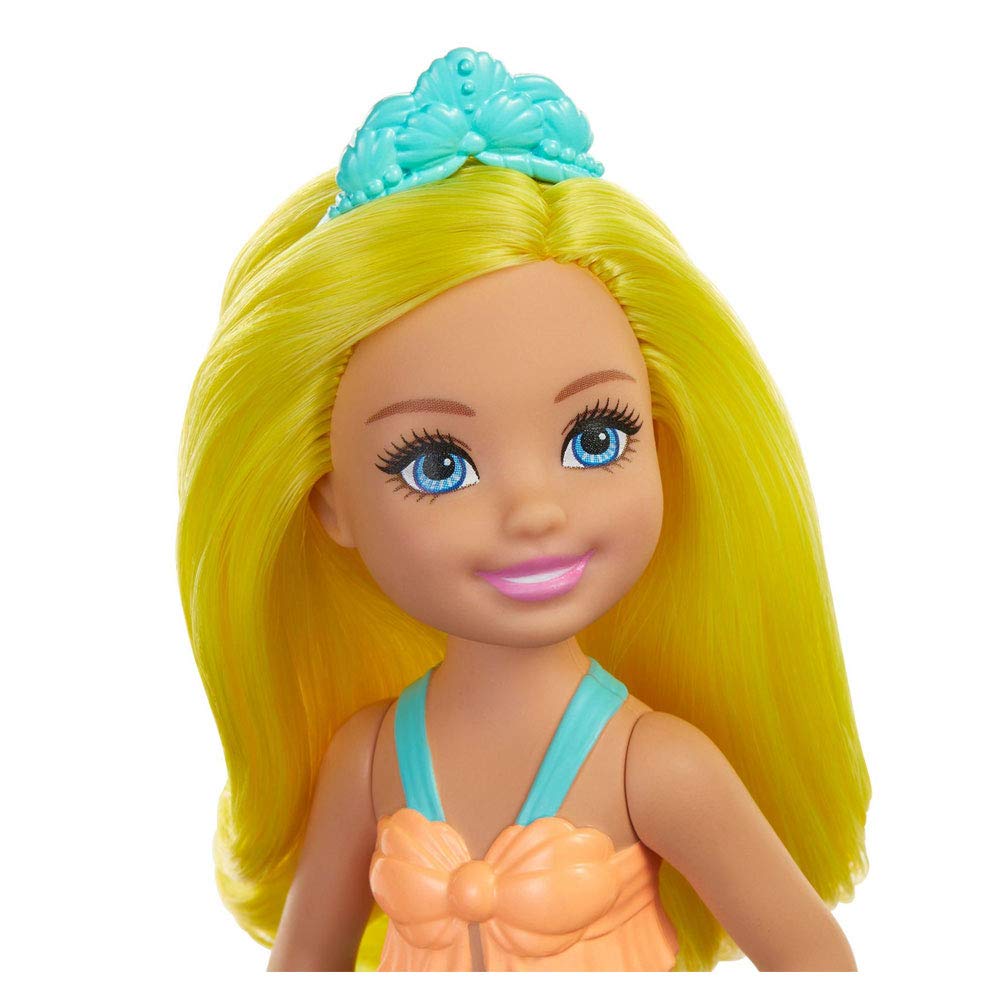 Barbie Dreamtopia Chelsea Mermaid removable hairpiece enhances fashion storytelling.