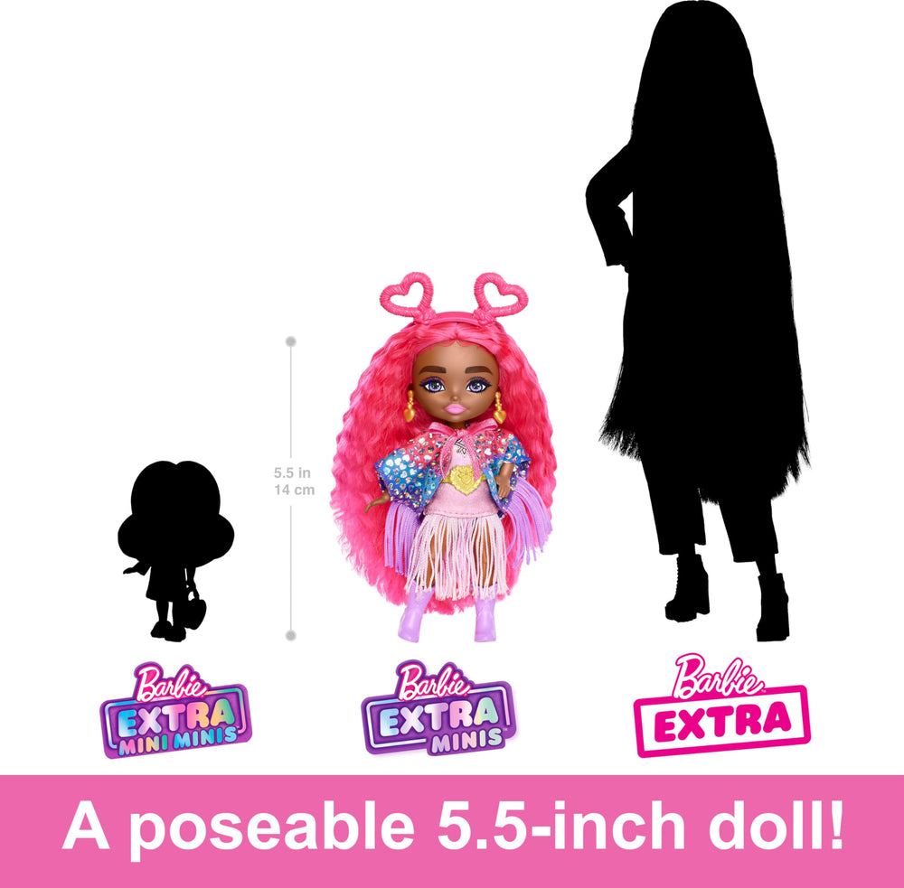 Barbie Extra Fly Minis gold heart belt highlights easy accessorizing during playtime.