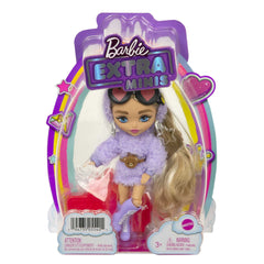 Barbie Extra Minis ready-for-display pose encourages small-world storytelling.