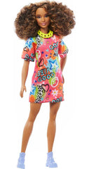 Barbie Fashionistas #201 reusable vinyl bag keeps doll outfits organized on the go