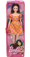Barbie Fashionistas collection supports expanding stories and dressing up over time.