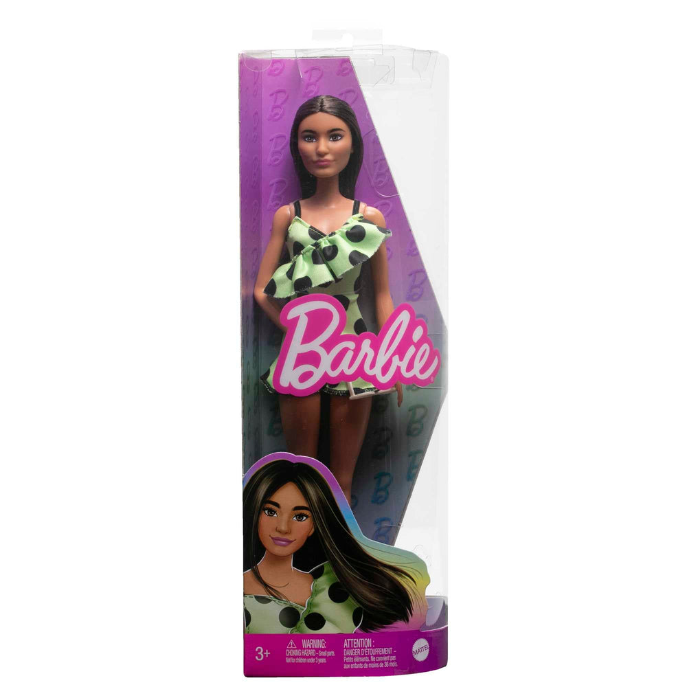 Barbie Fashionistas 200 complete outfit and accessories encourage storytelling and dress-up play.