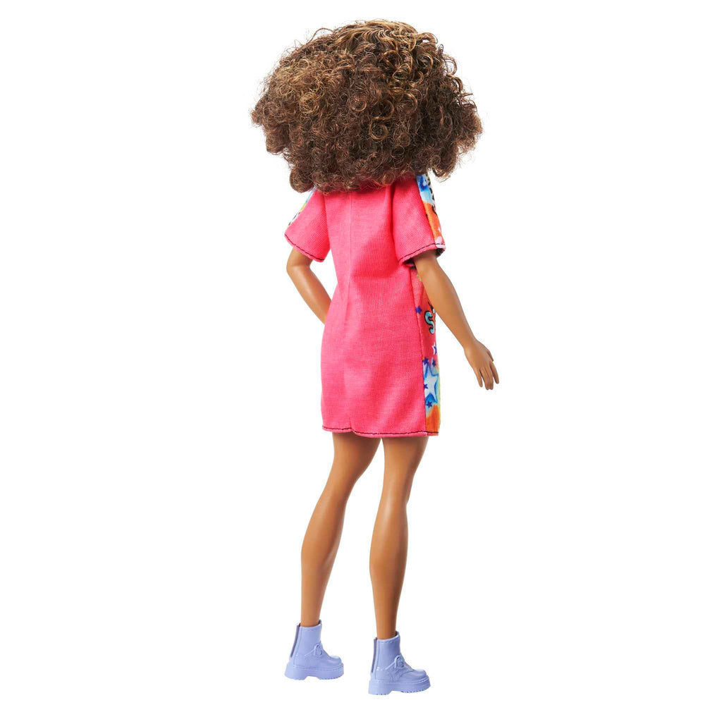 Barbie Fashionistas 201 zippered vinyl bag stores dolls and outfits on the go.