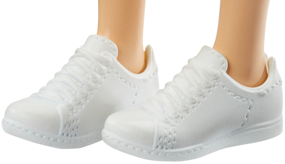 Barbie Fashionistas doll encourages storytelling and style exploration during playtime.