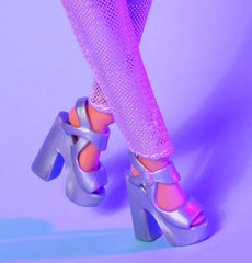 Barbie Looks No. 22 articulated body enables dynamic posing and at-home styling.