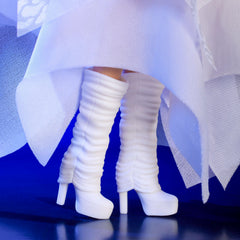 Barbie Signature Stevie Nicks top hat adds dramatic on-stage flair.