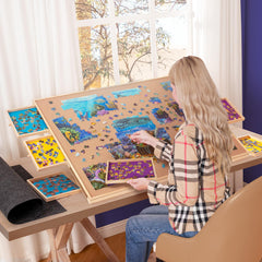 Becko US anti-slip pads help keep the table steady.