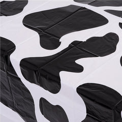 Bedwina 54x72 inch rectangular tablecloth protects surfaces at parties.