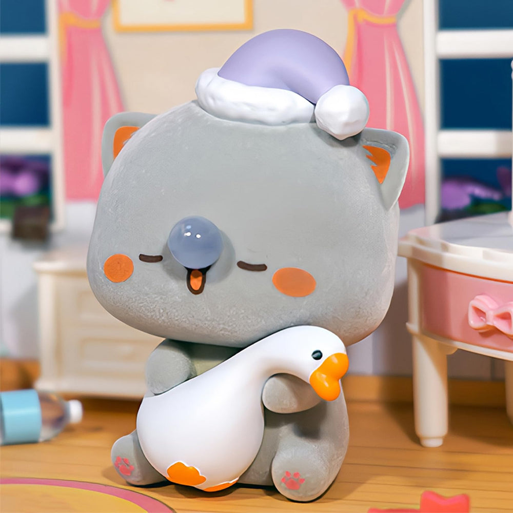 BEEMAI Mitao Cat Love Peach Series display-ready decor for home, car, or office.