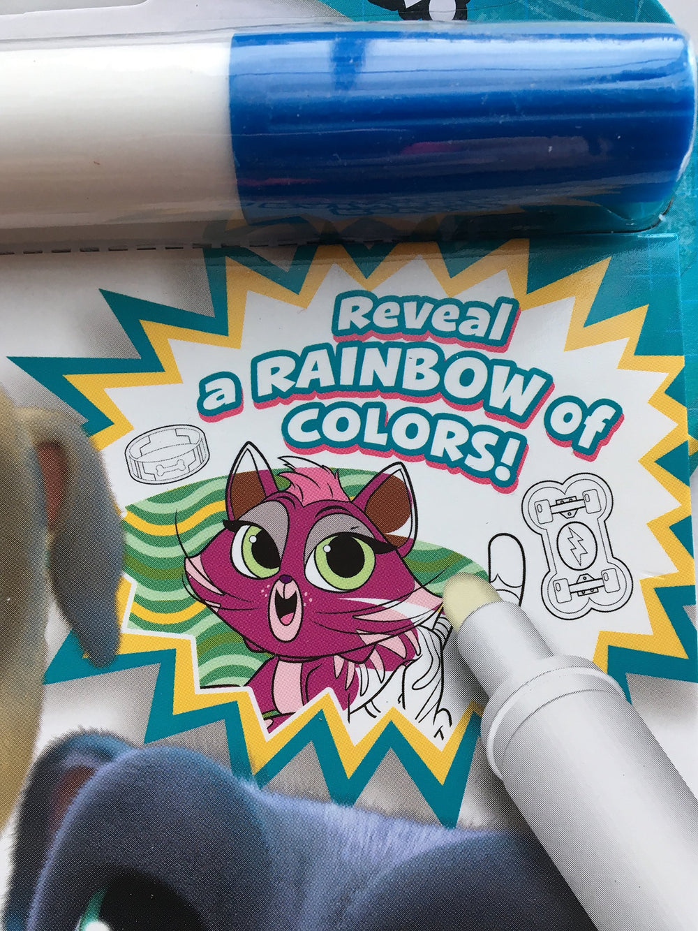 Bendon Imagine Ink Magic Marker color reveal shows rainbow fun