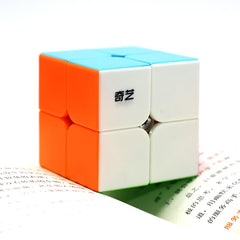 BestCube Qidi 2x2x2 top view highlights compact size