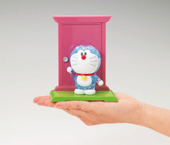 Includes medium mount, assembly key, and sticker for customization