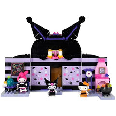 BLDR Kuromi interior with hinged walls enables expanding play scenes