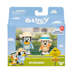 Bluey Holiday pack Bluey figure: ideal for imaginative play and adventures.