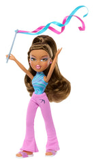 Bratz Play Sportz Yasmin blue eye makeup for bold on-court style