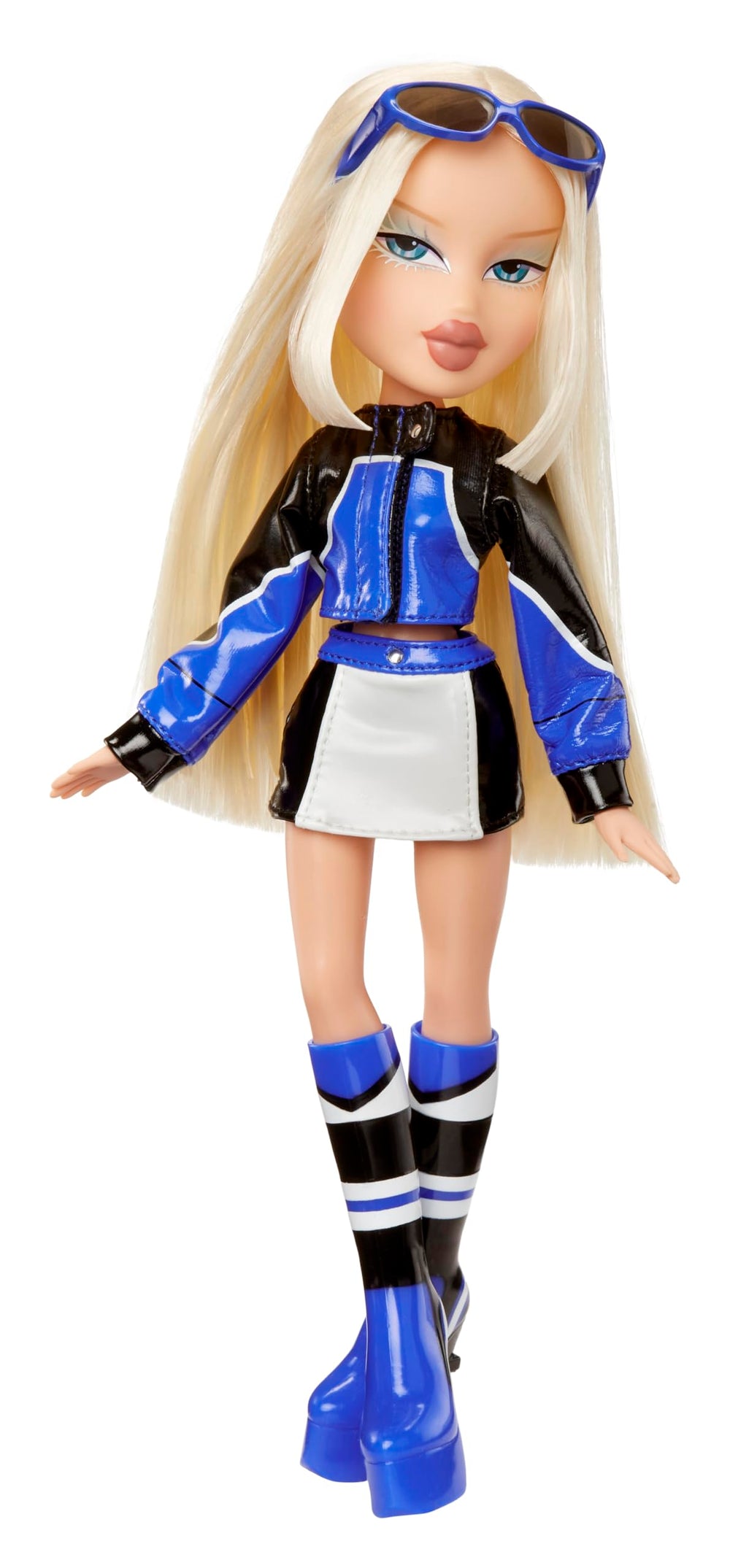 Bratz Scorchin' Cloe makeup offers a soft-glam finish for daily styling.