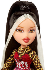 Bratz Stylin' Jade purse and accessories enhance playtime styling