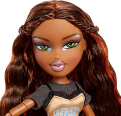 Bratz Stylin' Sasha white skirt paired with blue Mary Janes